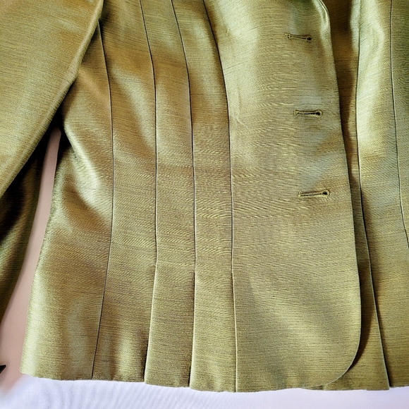 Le Suit Green Chartreuse Suit Jacket Blazer Size 8P Holiday Wear Polyester/Rayon - Picture 7 of 12